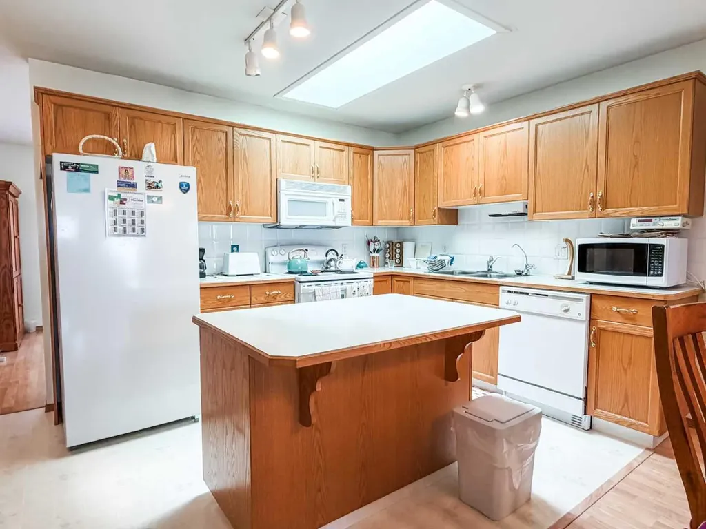 4412 57 Street Stettler AB T4K 1J1