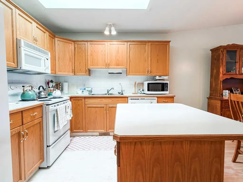 4412 57 Street Stettler AB T4K 1J1