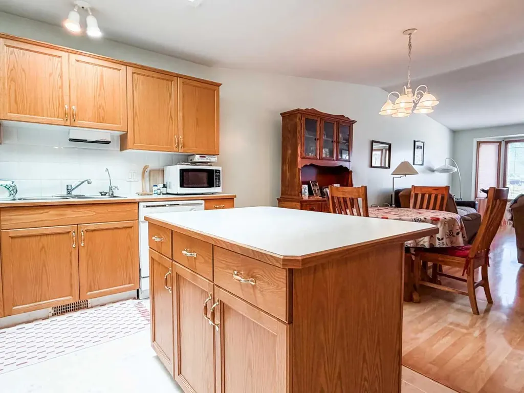 4412 57 Street Stettler AB T4K 1J1
