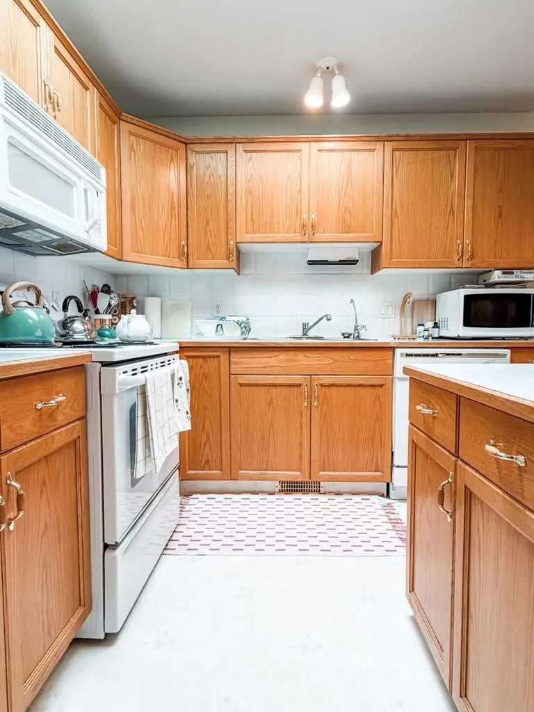 4412 57 Street Stettler AB T4K 1J1