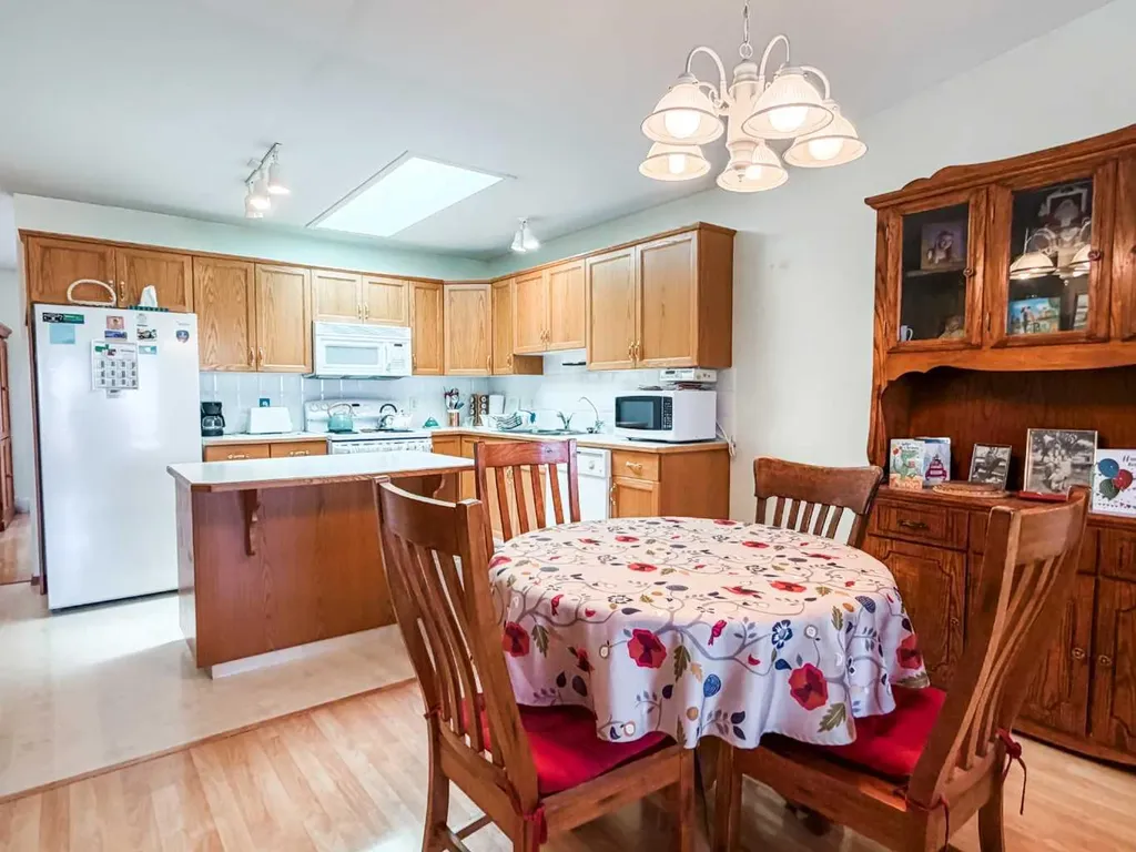 4412 57 Street Stettler AB T4K 1J1