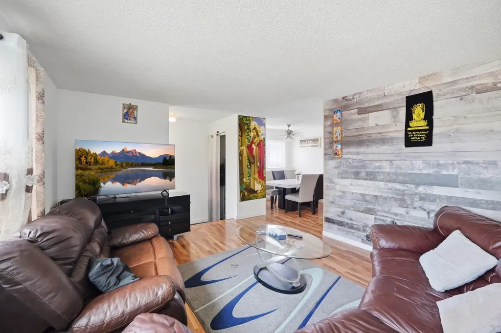 6907 4 Avenue NE Calgary AB T2A 6M1