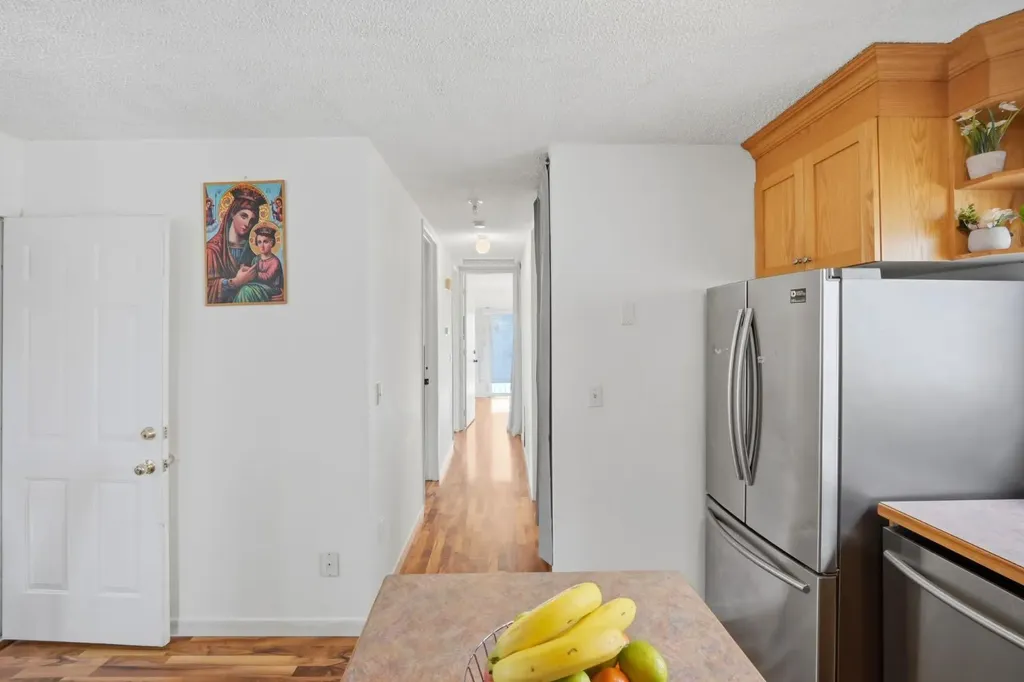 6907 4 Avenue NE Calgary AB T2A 6M1