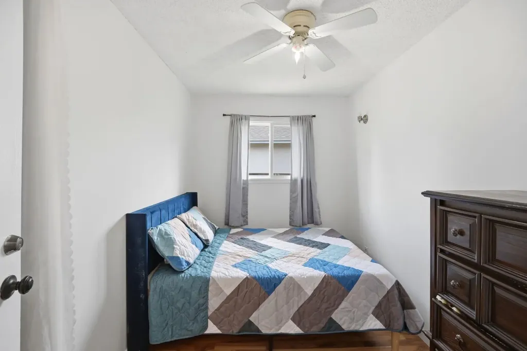 6907 4 Avenue NE Calgary AB T2A 6M1