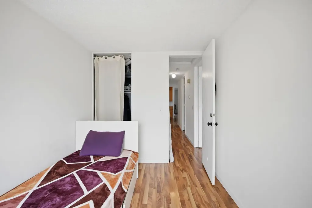 6907 4 Avenue NE Calgary AB T2A 6M1