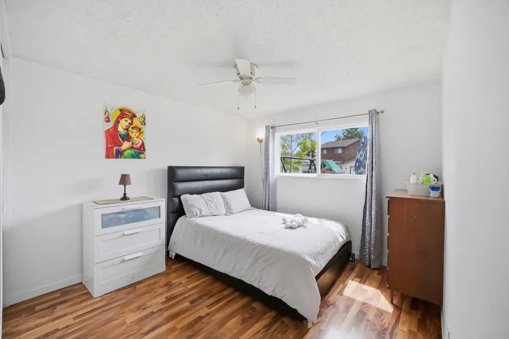 6907 4 Avenue NE Calgary AB T2A 6M1