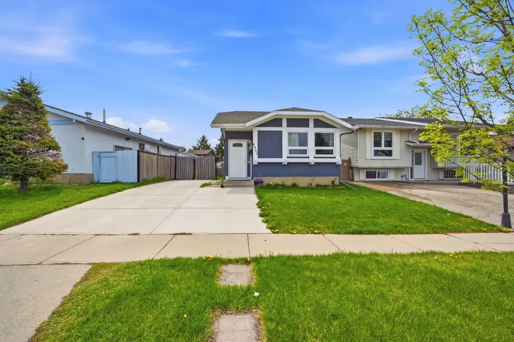 6907 4 Avenue NE Calgary AB T2A 6M1