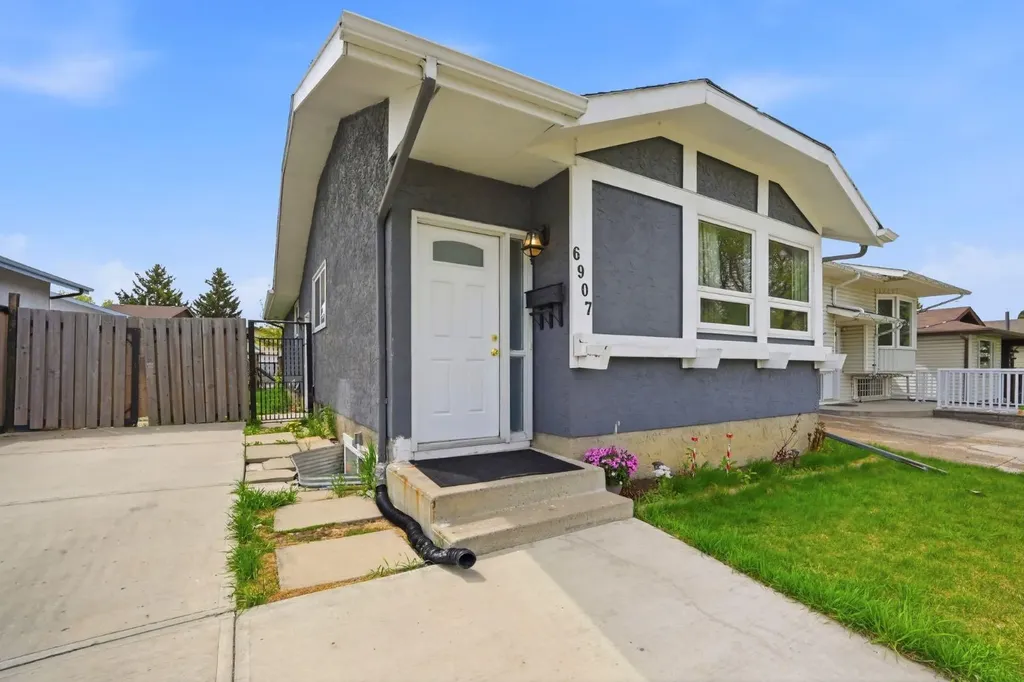 6907 4 Avenue NE Calgary AB T2A 6M1
