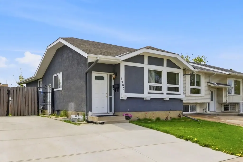 6907 4 Avenue NE Calgary AB T2A 6M1