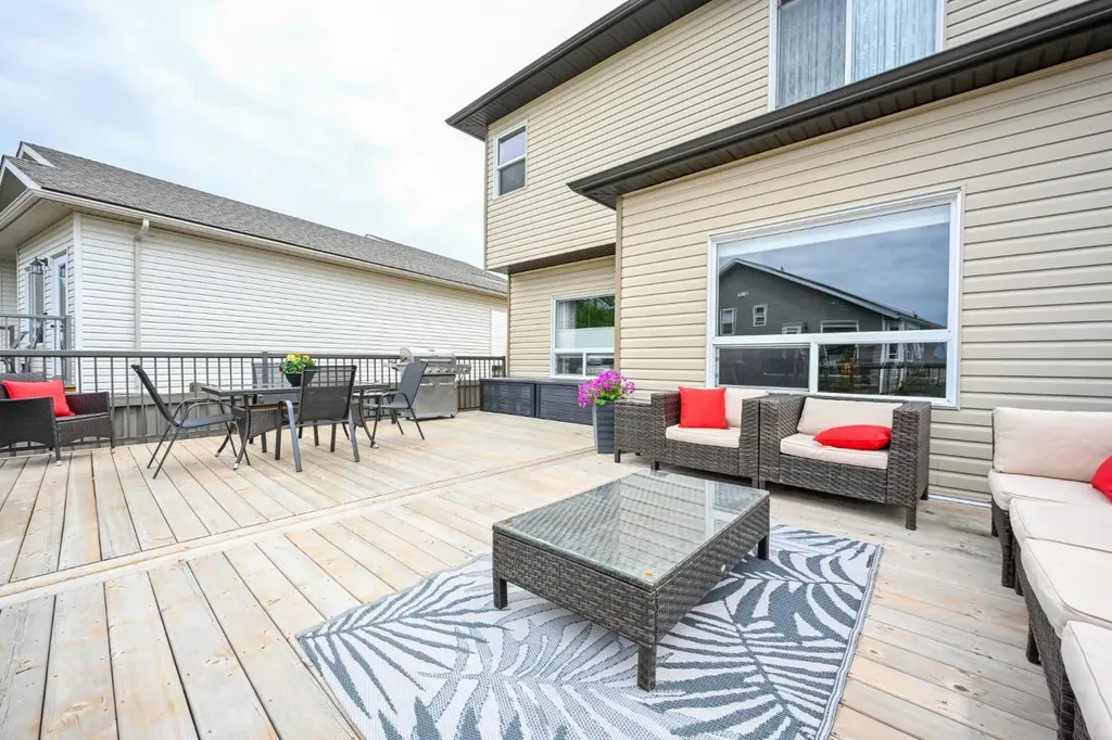 11334 62 Avenue Grande Prairie AB T8W0L3