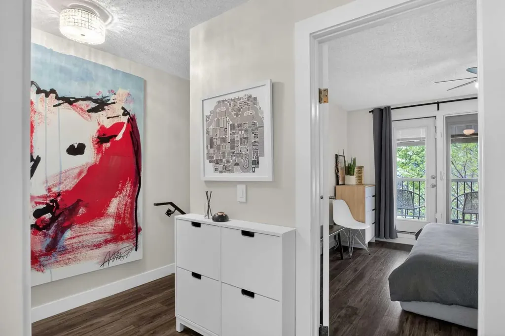 2232 26a Street SW Calgary AB T3E 2C3