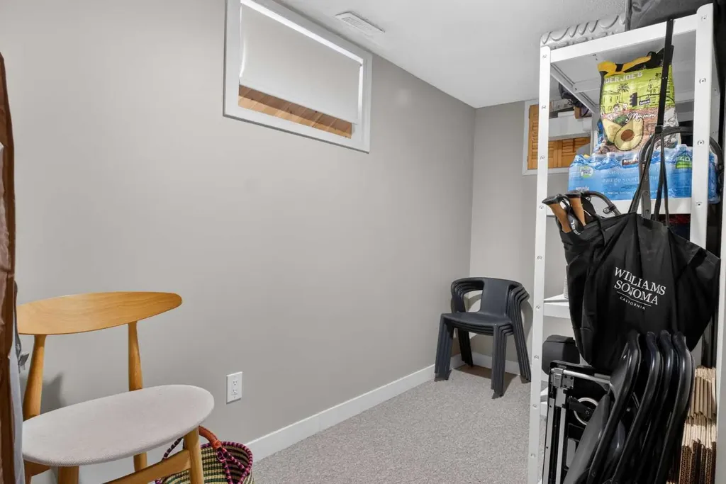 2232 26a Street SW Calgary AB T3E 2C3