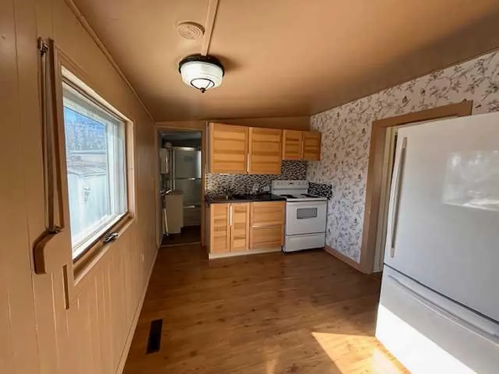 341 50 Avenue W Claresholm AB T0L0T0