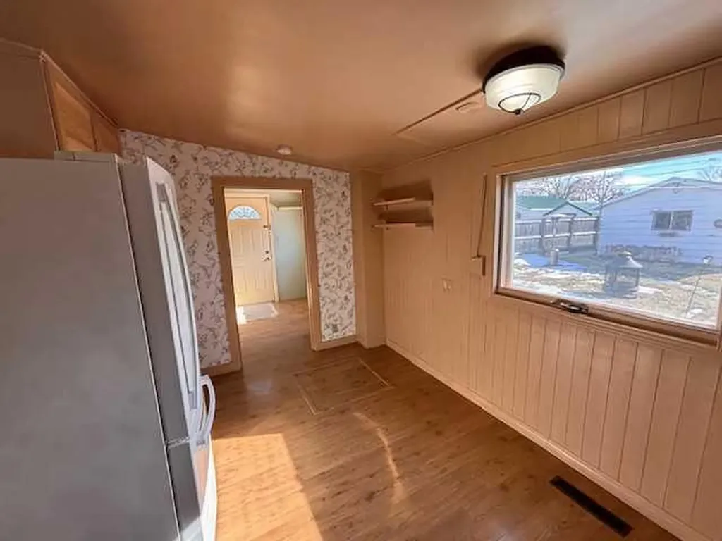 341 50 Avenue W Claresholm AB T0L0T0