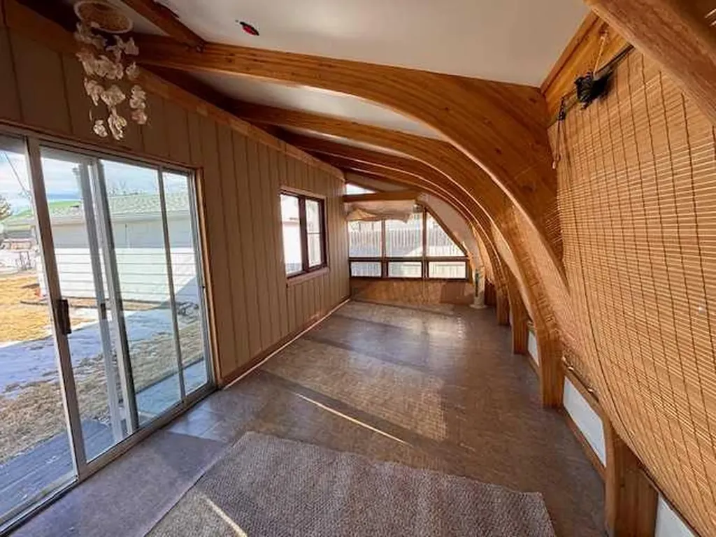 341 50 Avenue W Claresholm AB T0L0T0