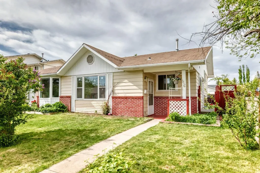 116 Pineson Place NE Calgary AB T1Y2R1