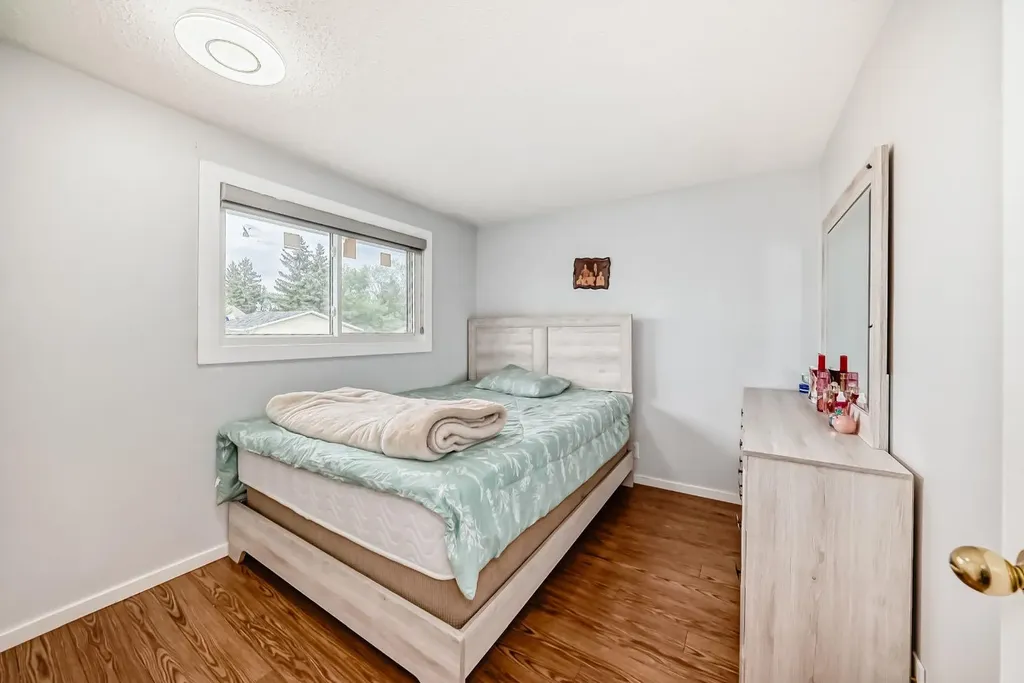116 Pineson Place NE Calgary AB T1Y2R1