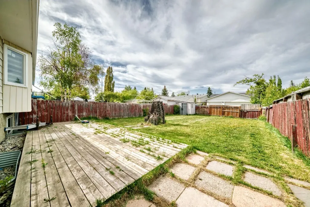 116 Pineson Place NE Calgary AB T1Y2R1