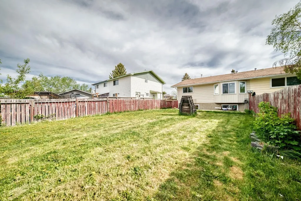 116 Pineson Place NE Calgary AB T1Y2R1