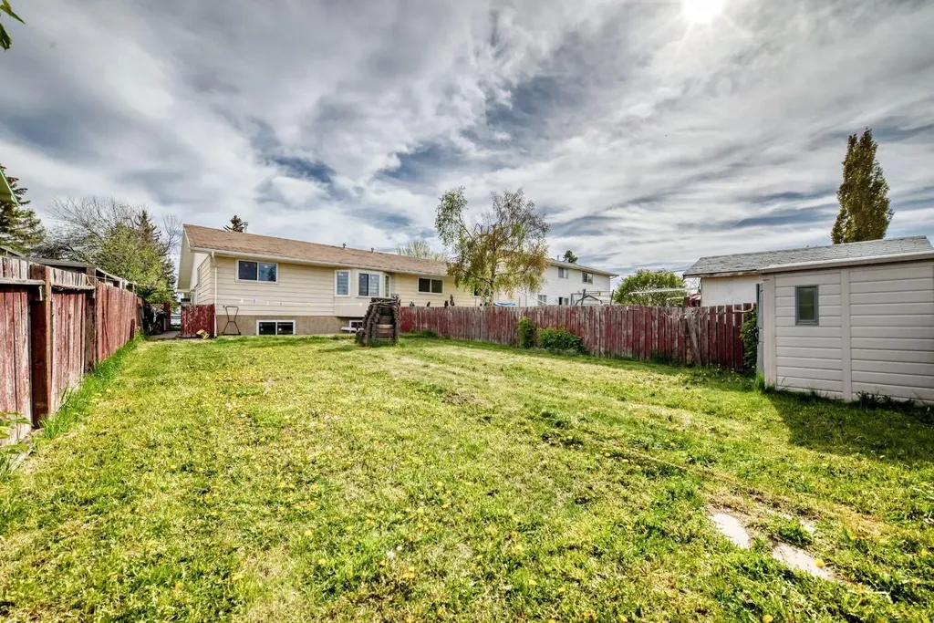 116 Pineson Place NE Calgary AB T1Y2R1