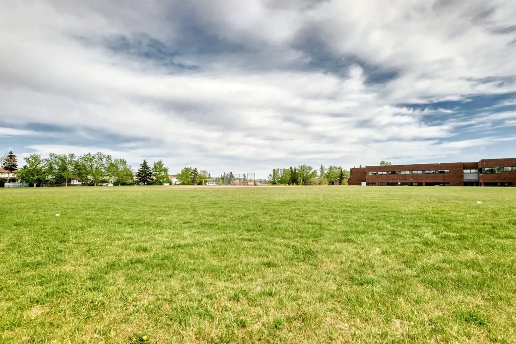 116 Pineson Place NE Calgary AB T1Y2R1