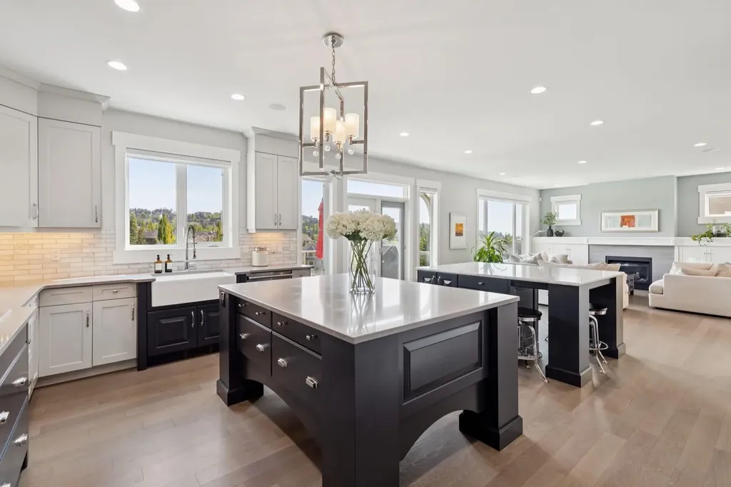 10 Timberline Place SW Calgary AB T3H 0W3