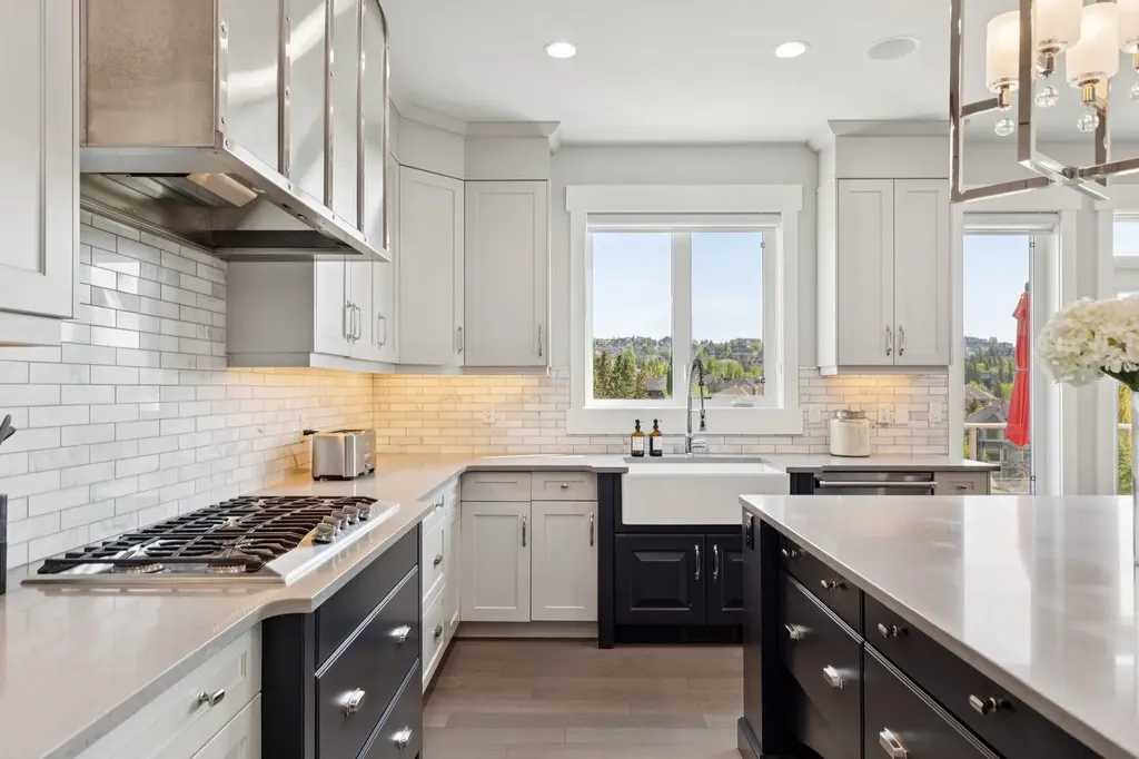 10 Timberline Place SW Calgary AB T3H 0W3