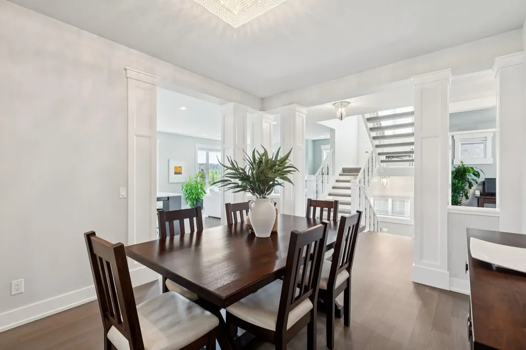 10 Timberline Place SW Calgary AB T3H 0W3