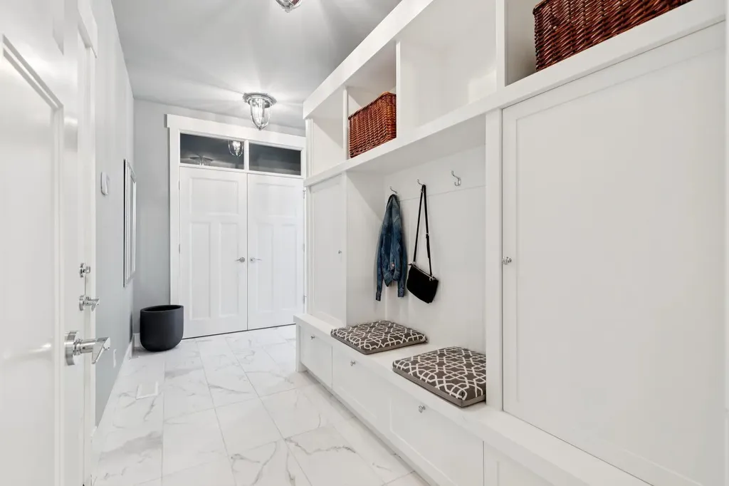 10 Timberline Place SW Calgary AB T3H 0W3