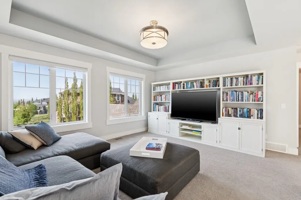 10 Timberline Place SW Calgary AB T3H 0W3