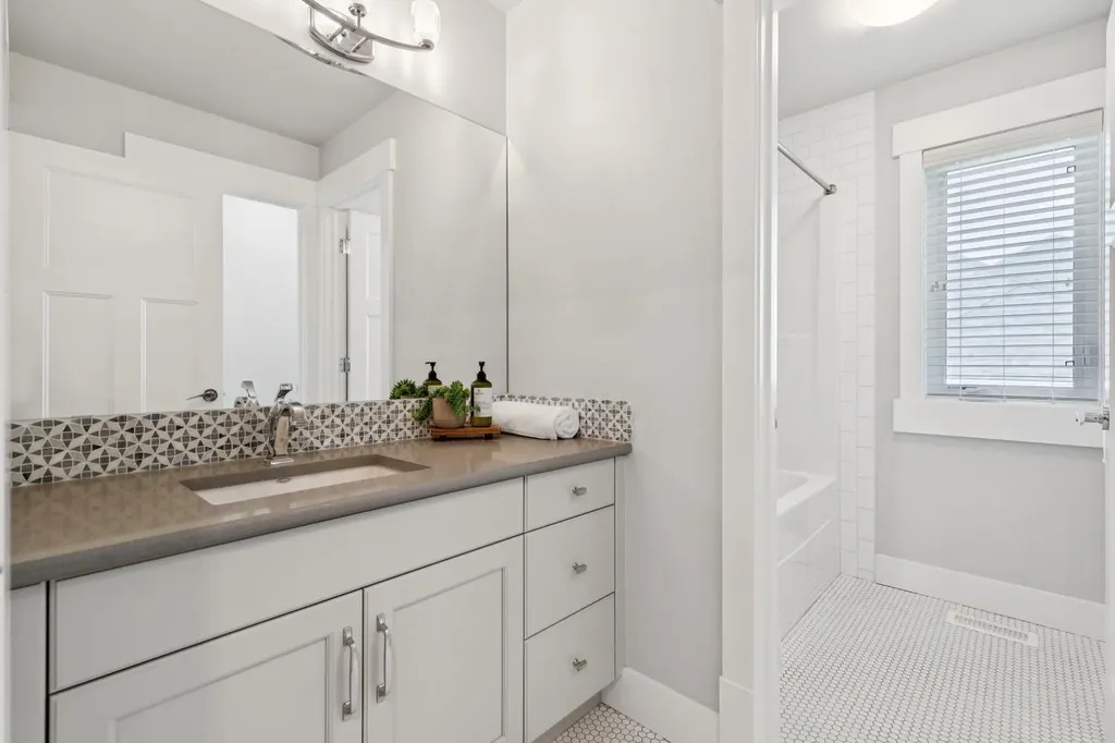 10 Timberline Place SW Calgary AB T3H 0W3