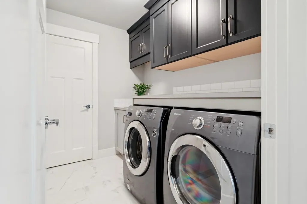 10 Timberline Place SW Calgary AB T3H 0W3