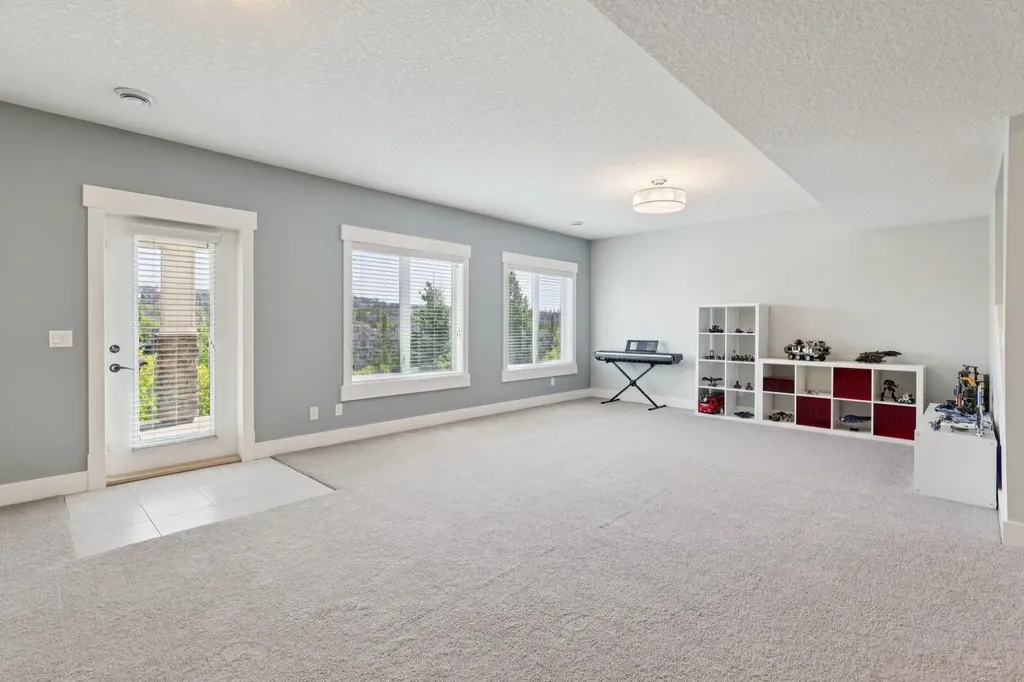 10 Timberline Place SW Calgary AB T3H 0W3