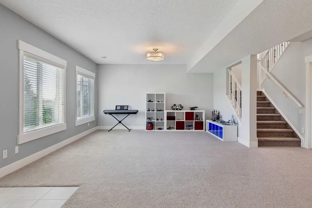 10 Timberline Place SW Calgary AB T3H 0W3