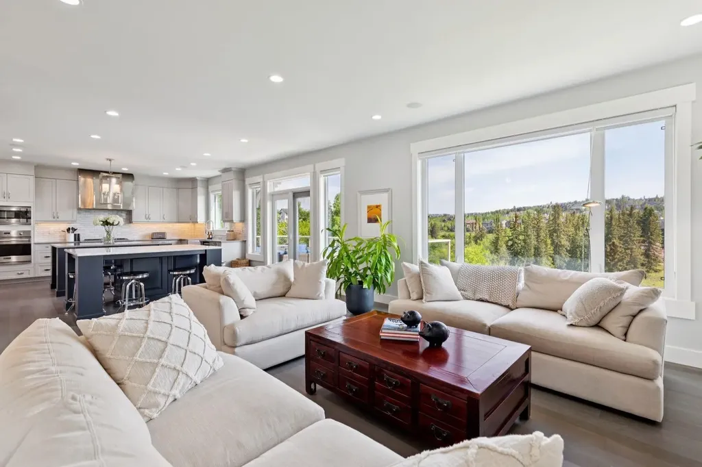 10 Timberline Place SW Calgary AB T3H 0W3