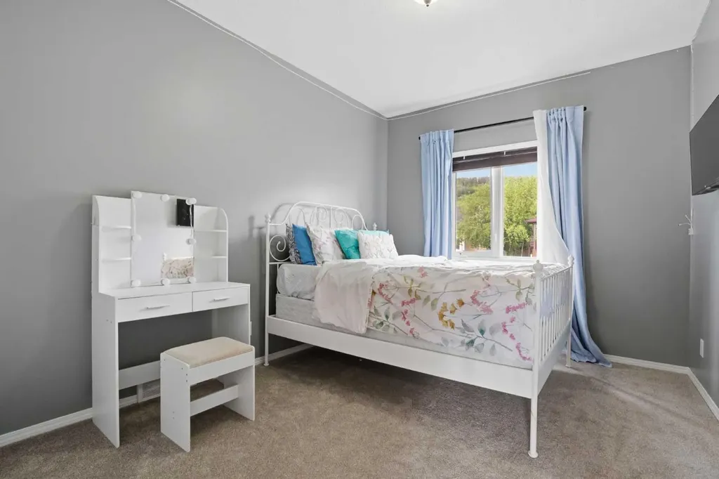 413 Sunrise Hill Diamond Valley AB T0L 2A0