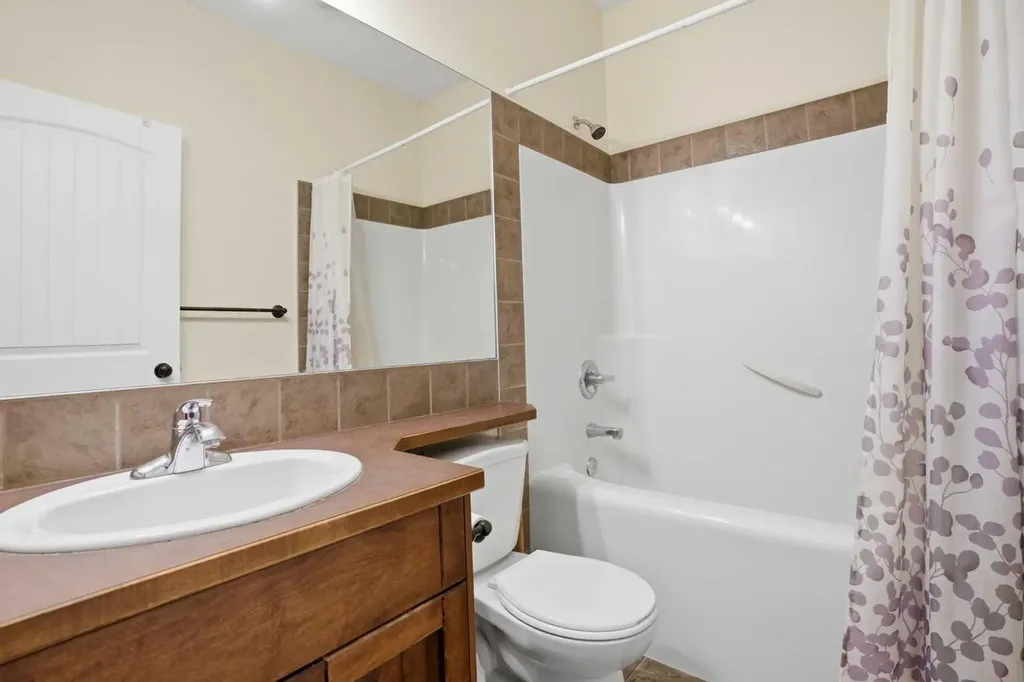 413 Sunrise Hill Diamond Valley AB T0L 2A0