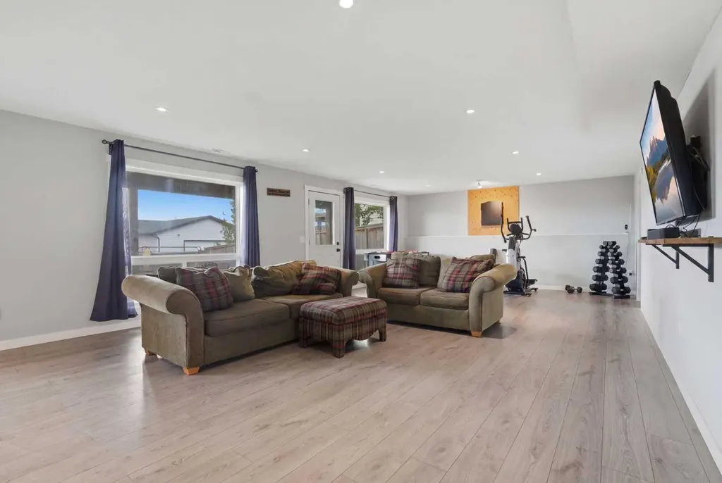 413 Sunrise Hill Diamond Valley AB T0L 2A0