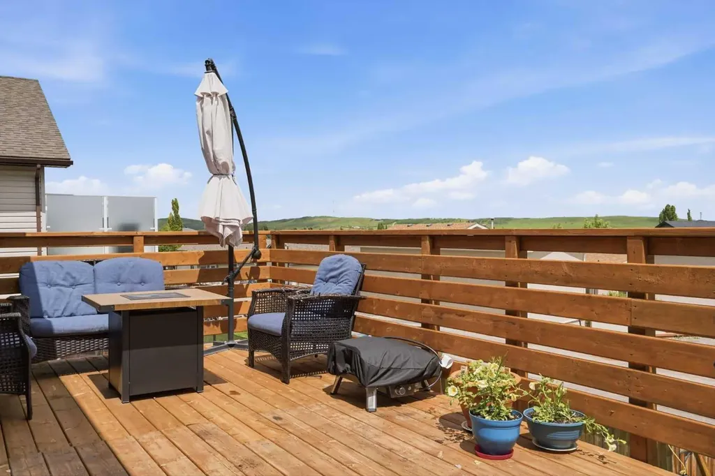 413 Sunrise Hill Diamond Valley AB T0L 2A0