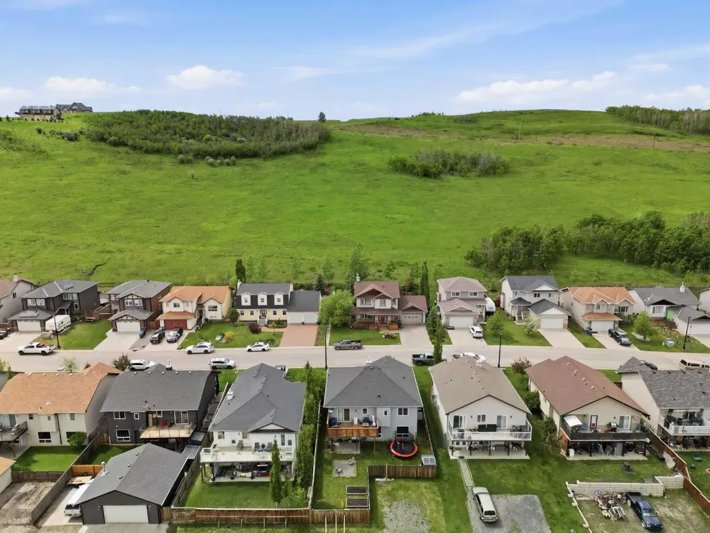 413 Sunrise Hill Diamond Valley AB T0L 2A0