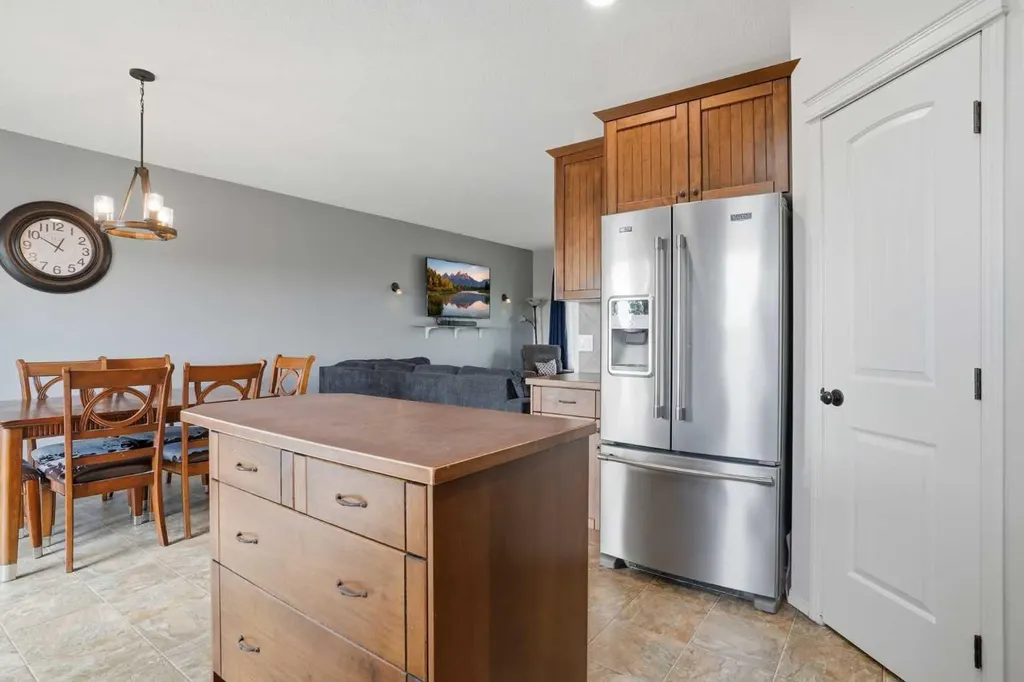 413 Sunrise Hill Diamond Valley AB T0L 2A0