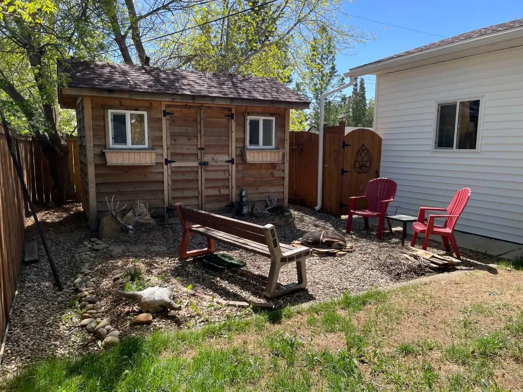 10717 103 Avenue Fairview AB T0H1L0