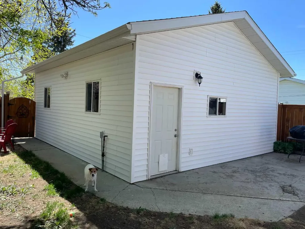 10717 103 Avenue Fairview AB T0H1L0