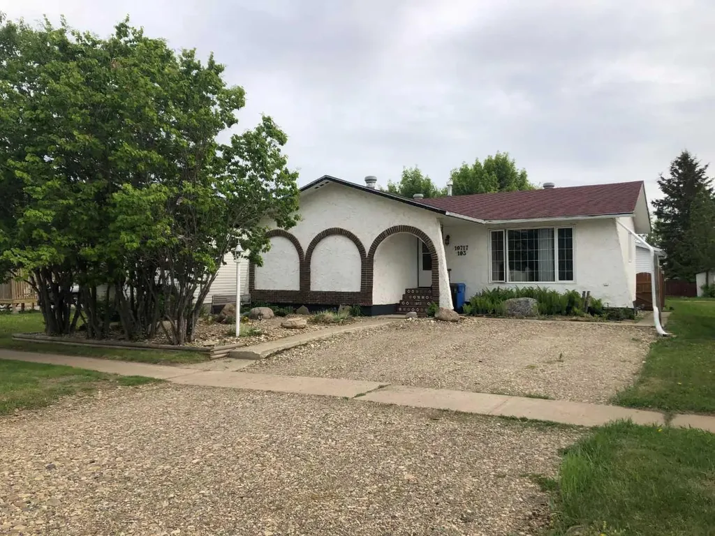 10717 103 Avenue Fairview AB T0H1L0