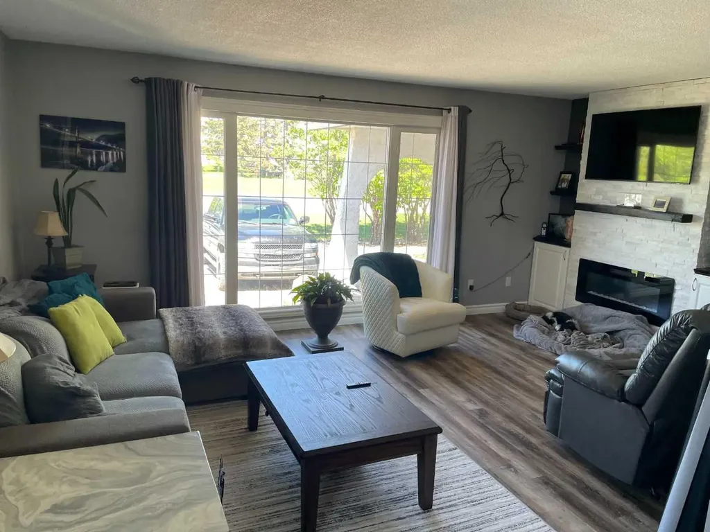 10717 103 Avenue Fairview AB T0H1L0