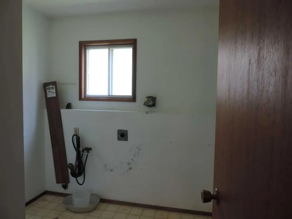 5042 51 Rimbey AB T0C 2J0