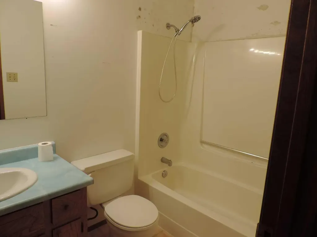 5042 51 Avenue Rimbey AB T0C 2J0