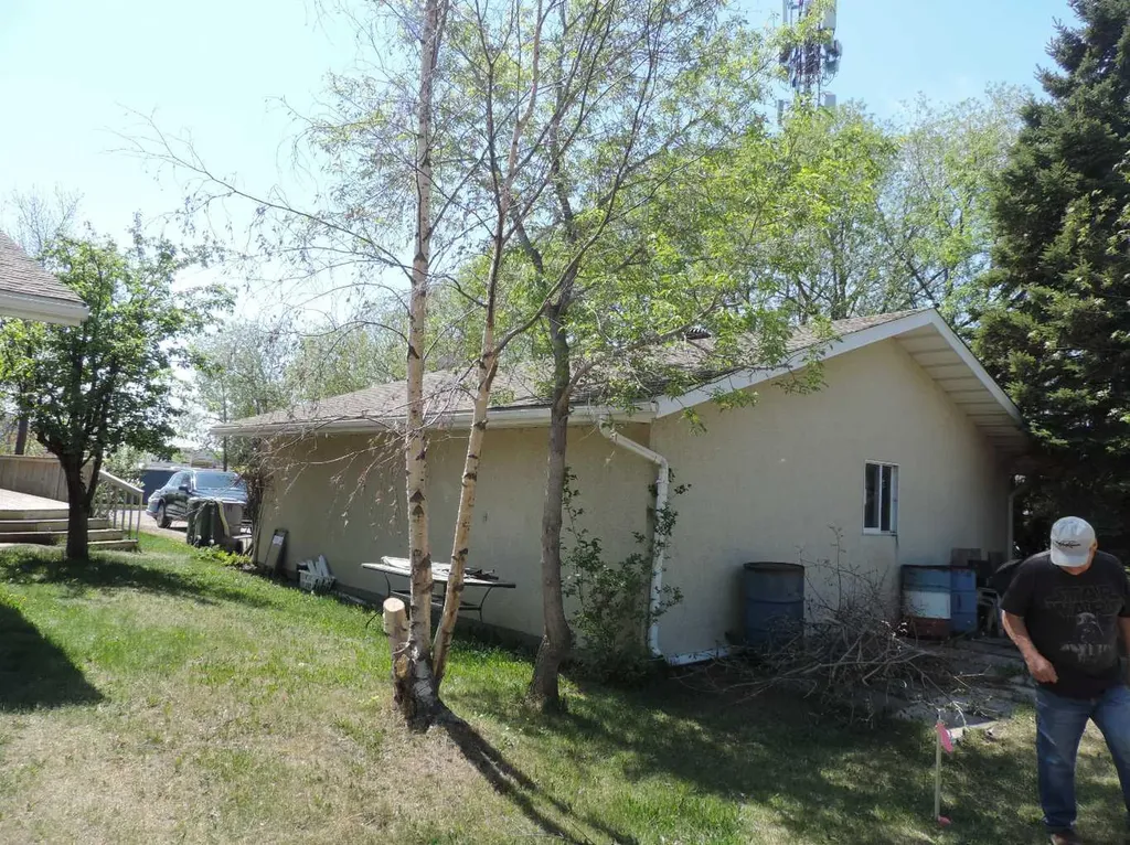 5042 51 Rimbey AB T0C 2J0