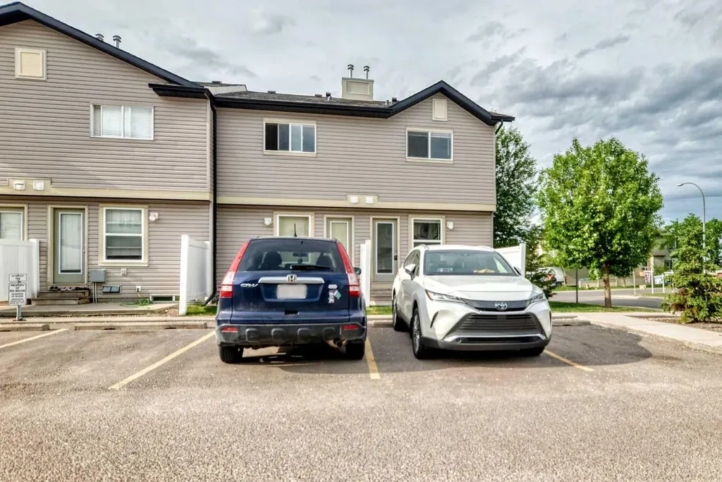 501 Saddlecrest Boulevard NE Calgary AB T3J0G2