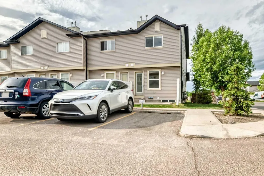 501 Saddlecrest Boulevard NE Calgary AB T3J0G2